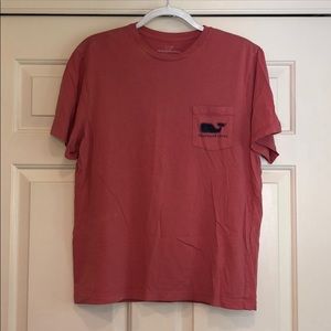 Vineyard vines pink t-shirt